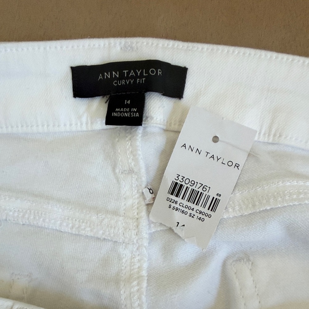 Ann Taylor The Slim Boot Curvy White Women's Jeans Size 14 Mid Rise - Picture 6 of 11